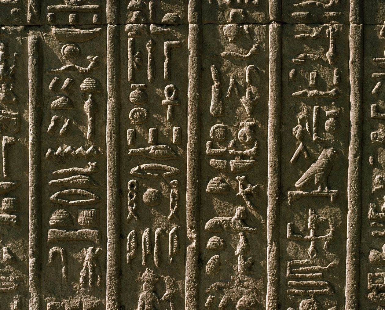 Lav lettelse med hieroglyfer, 51-30 f.Kr. af Egyptian Egyptian