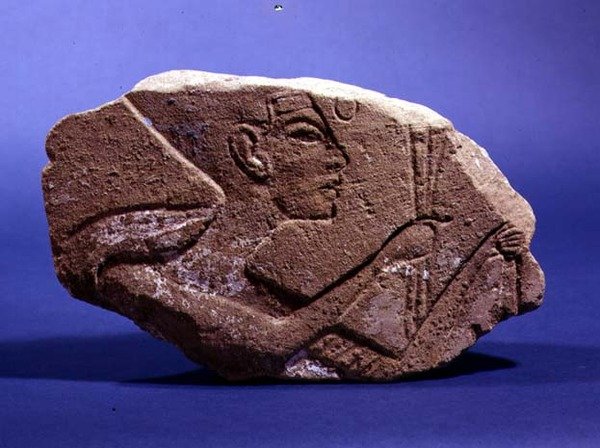 Reliefhoved af Nefertiti, fra Abadaya Grav B86 (sten) af Egyptian Egyptian