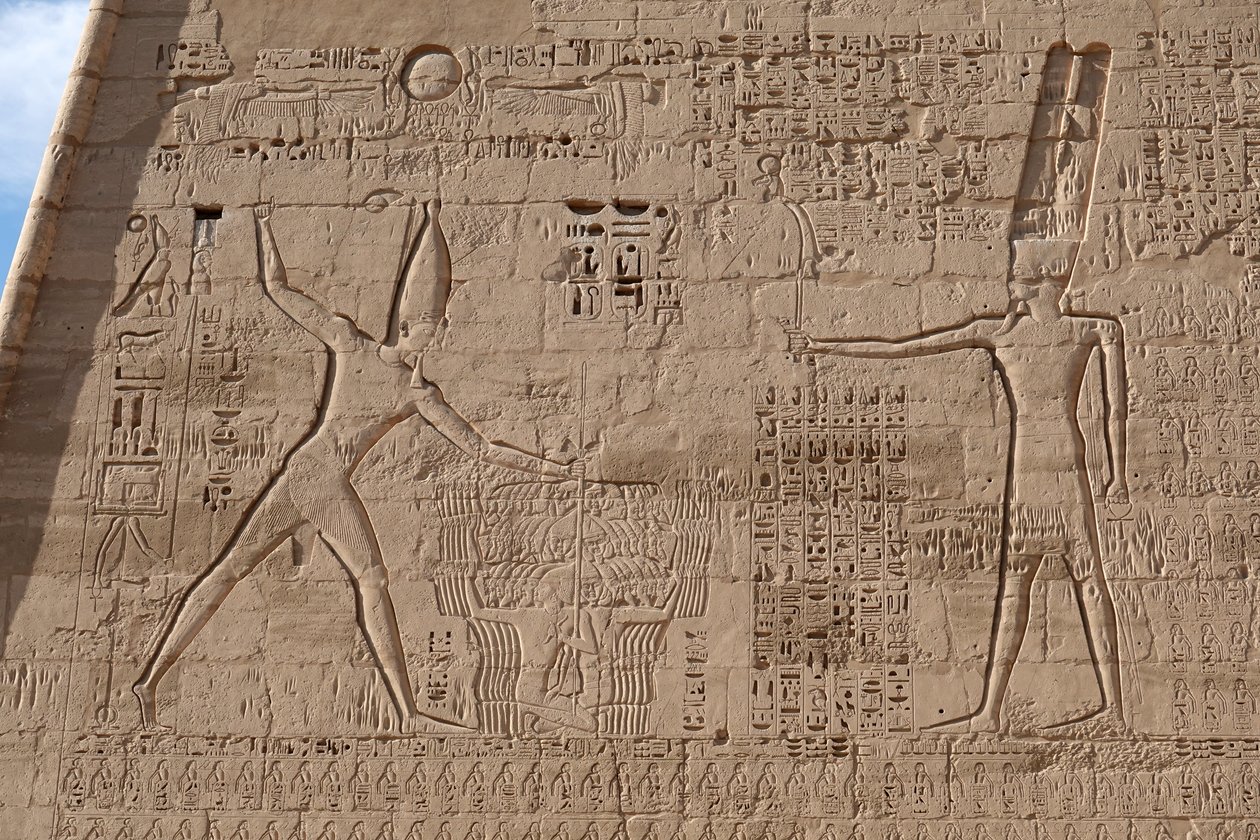 Scenen for massakren på fjender, Horus-templet, Edfu af Egyptian Egyptian