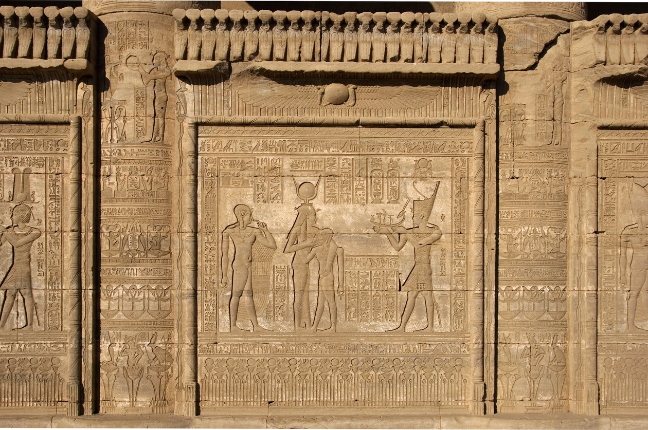 Egyptisk oldtid: Romersk mammisi til minde om fødslen af ​​Ihy, søn af Isis. Hathors tempel, Denderah, Egypten af Egyptian Ptolemaic Period