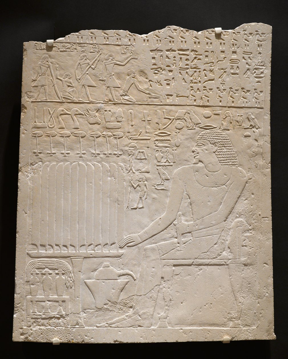 Relief fra Khnumtis grav, ca. 2345-2184 f.Kr. (hvid kalksten) af Egyptian School