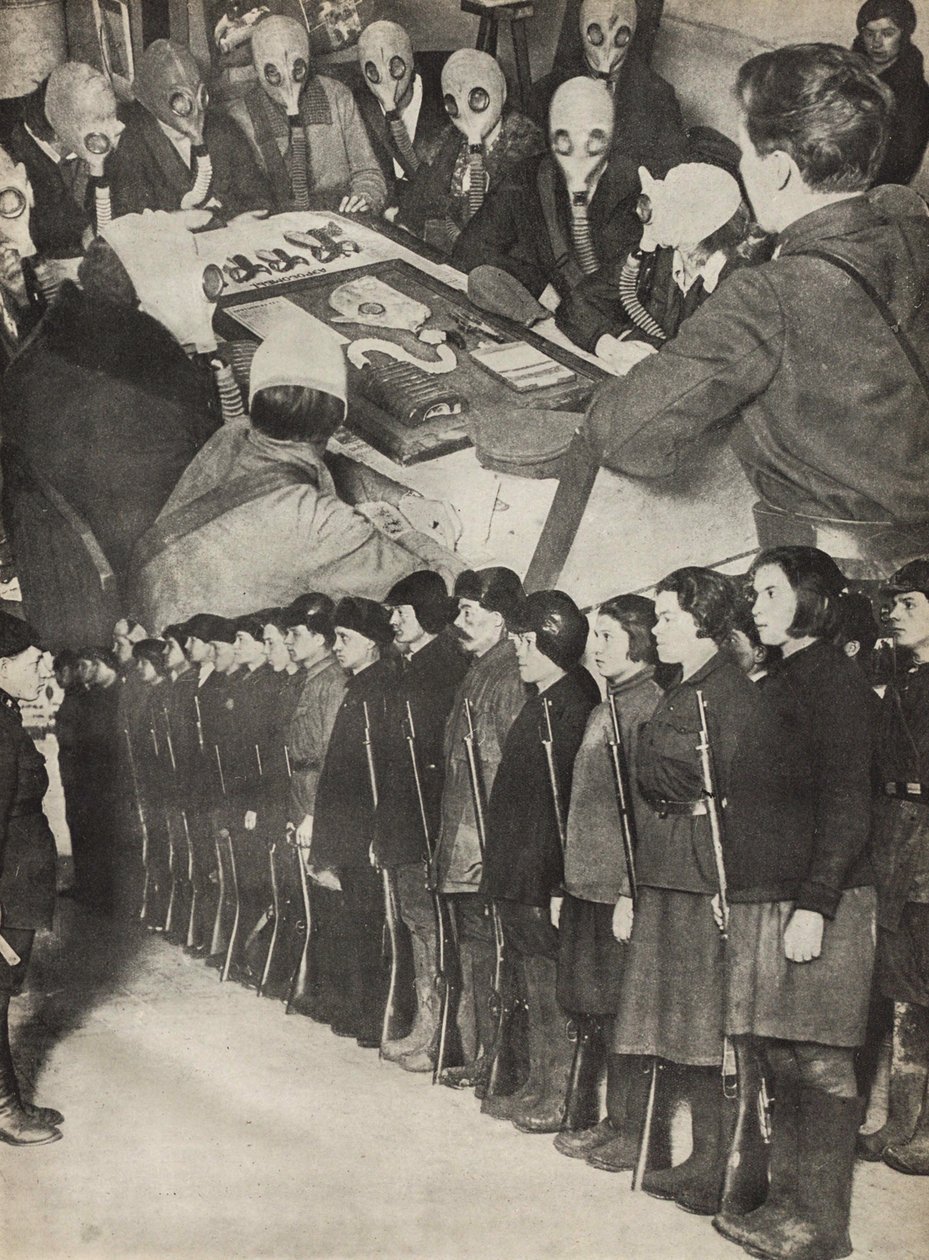 Osoaviakhim. Illustration fra USSR Builds Socialism, 1933. af Eliezer Markowich Lissitzky