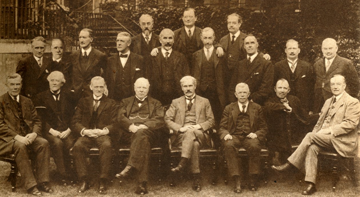 Storbritanniens første arbejderregering, 1924, 1933. af Elliott and Fry