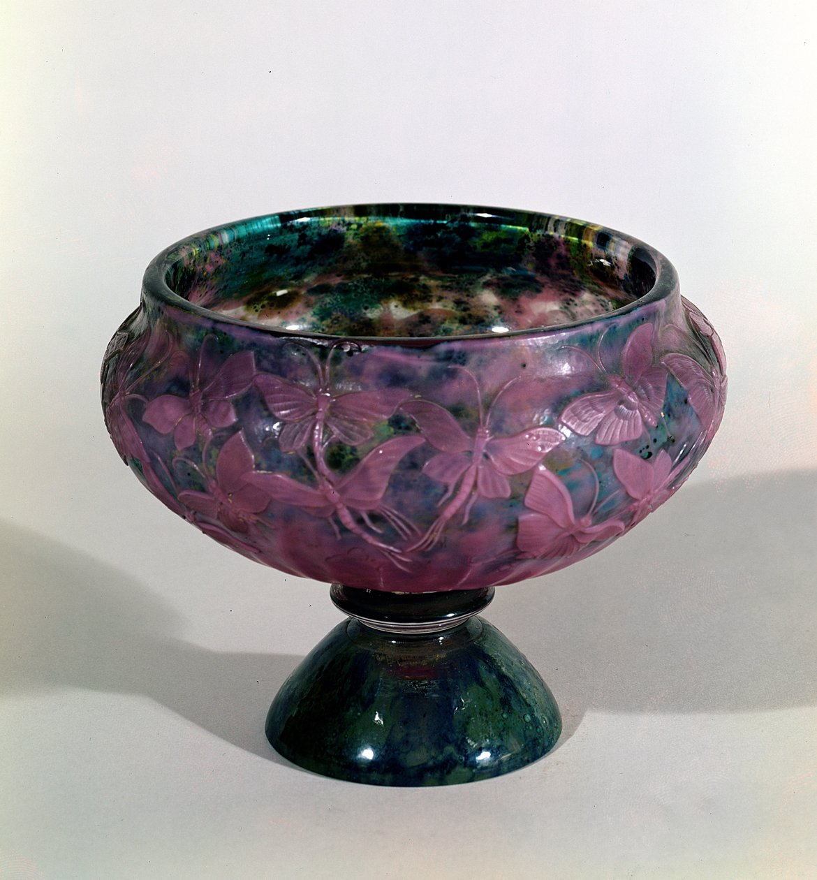 Kop dekoreret med sommerfugle og bevingede insekter, Nancy, 1889 (glas) af Emile Galle