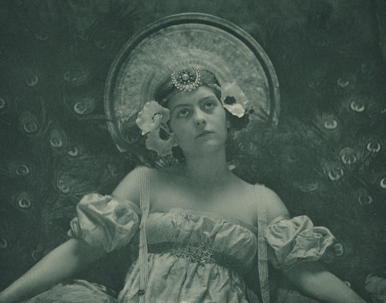 Cikaden, 1899. af Emma Justine Farnsworth