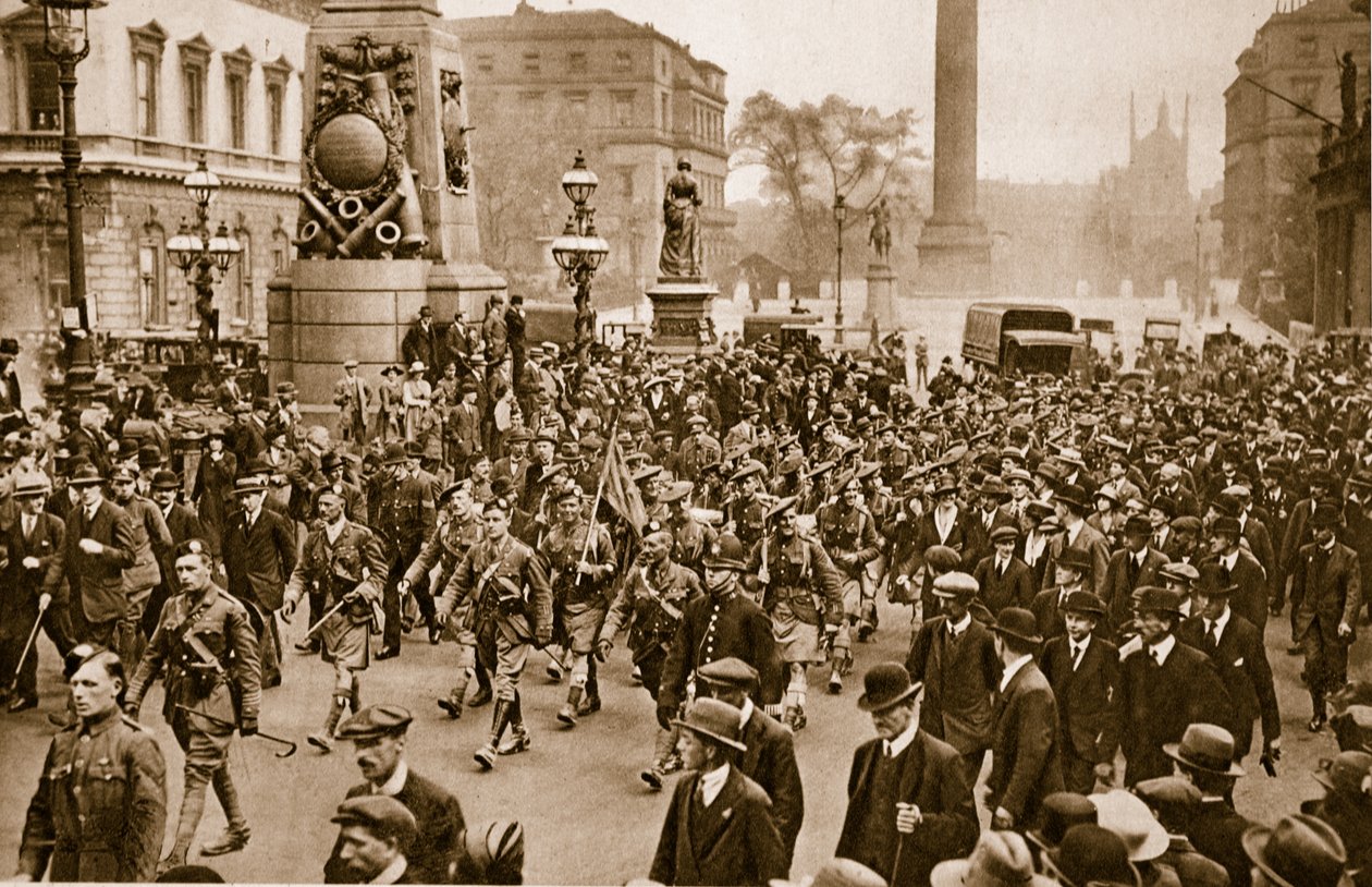 1. bataljon London skotsk marcherer gennem London ved ankomsten fra Frankrig, 16. maj 1919 af English Photographer