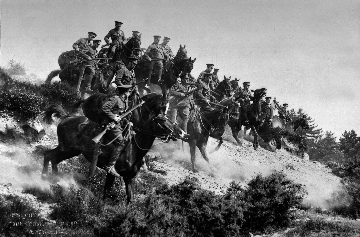 1st Reserve Regiment of Cavalry in training, Aldershot, c.1914 af English Photographer