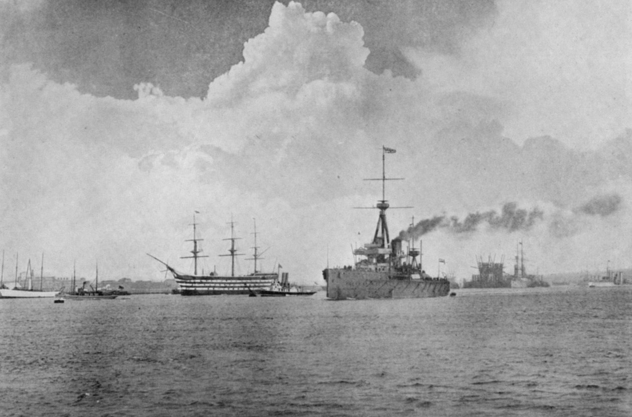 A Century Between: The Dreadnought dampende forbi The Victory, illustration fra The Graphic, 27. oktober 1906 af English Photographer