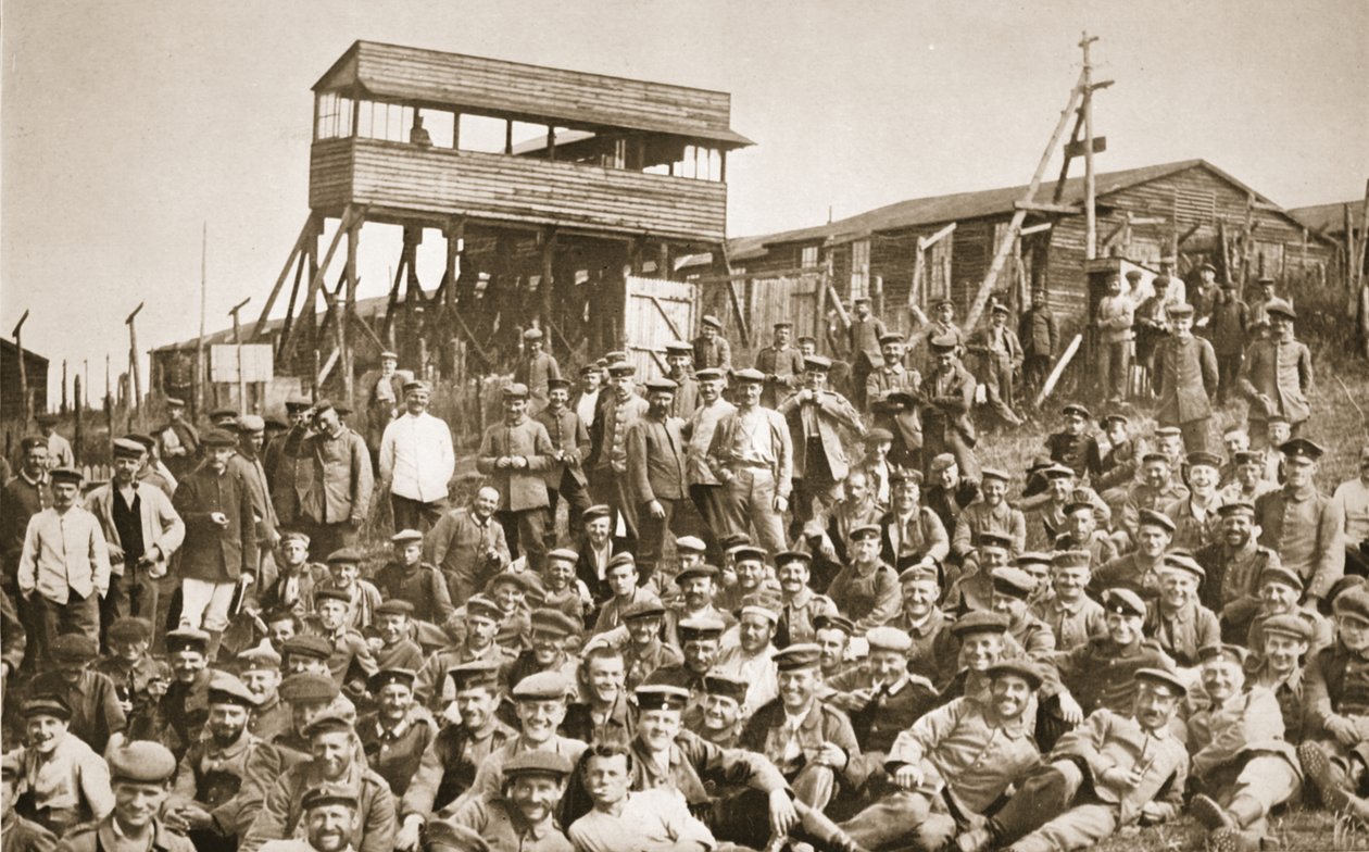 A Group of Prisoners, Eastcote, illustration fra tyske fanger i Storbritannien (fotogravure) af English Photographer