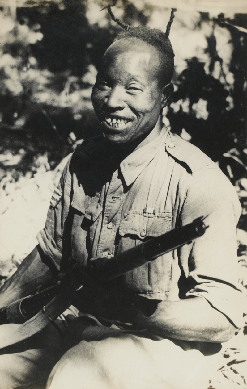 En nigeriansk sergent tilknyttet den 5. vestafrikanske brigade, 1944 af English Photographer