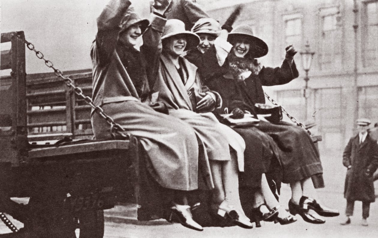 A Twopenny Tailboard Trip, maj 1926 af English Photographer