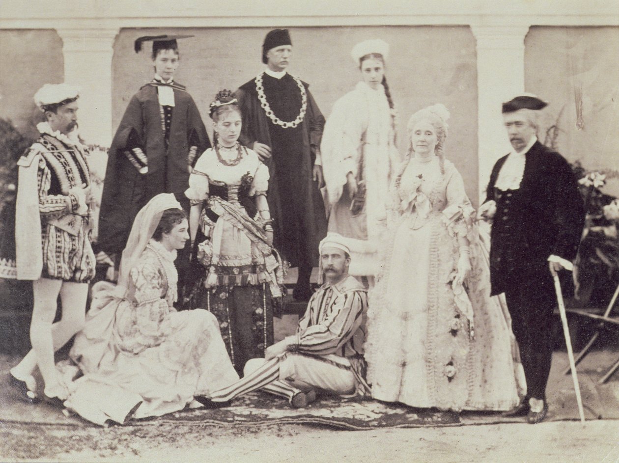 En gruppe engelske skuespillere i Indien, ca. 1880 (albumin print) af English Photographer