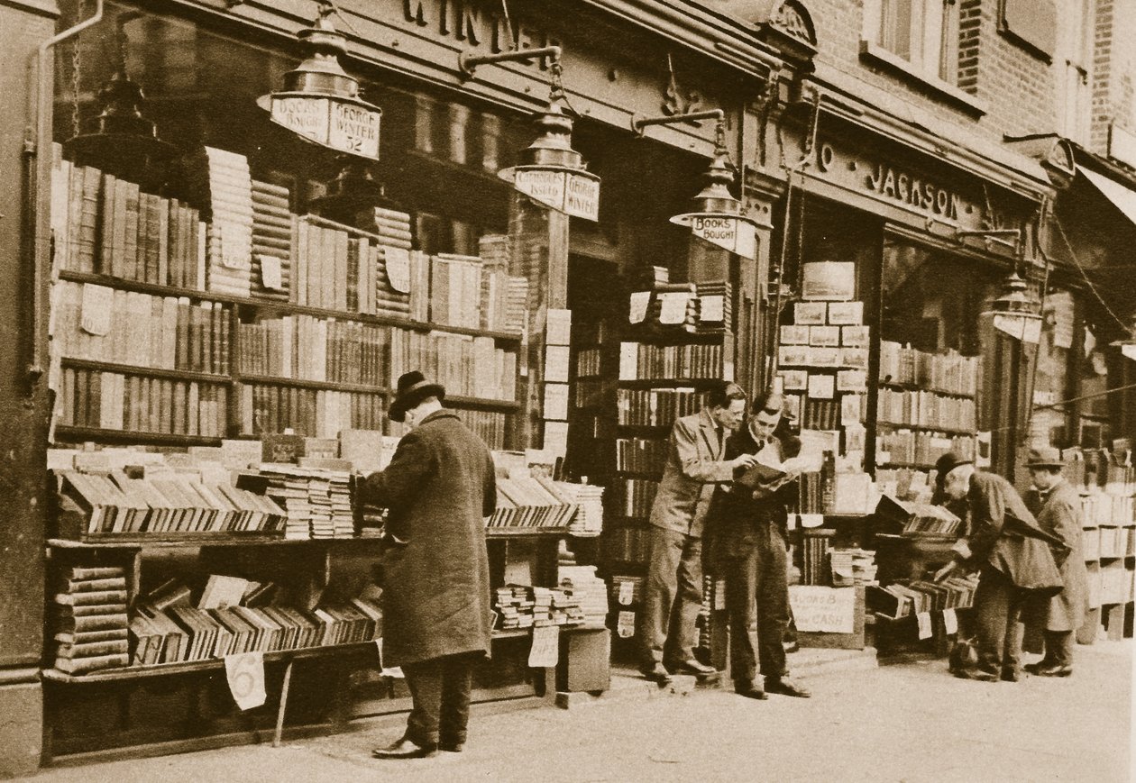 En brugt boghandel, Charing Cross Road (sepia foto) af English Photographer