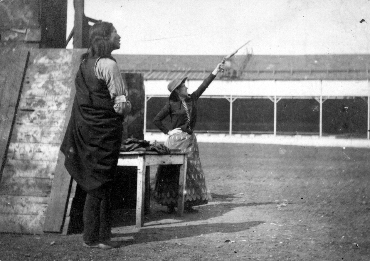 Annie Oakley, 1892 af English Photographer