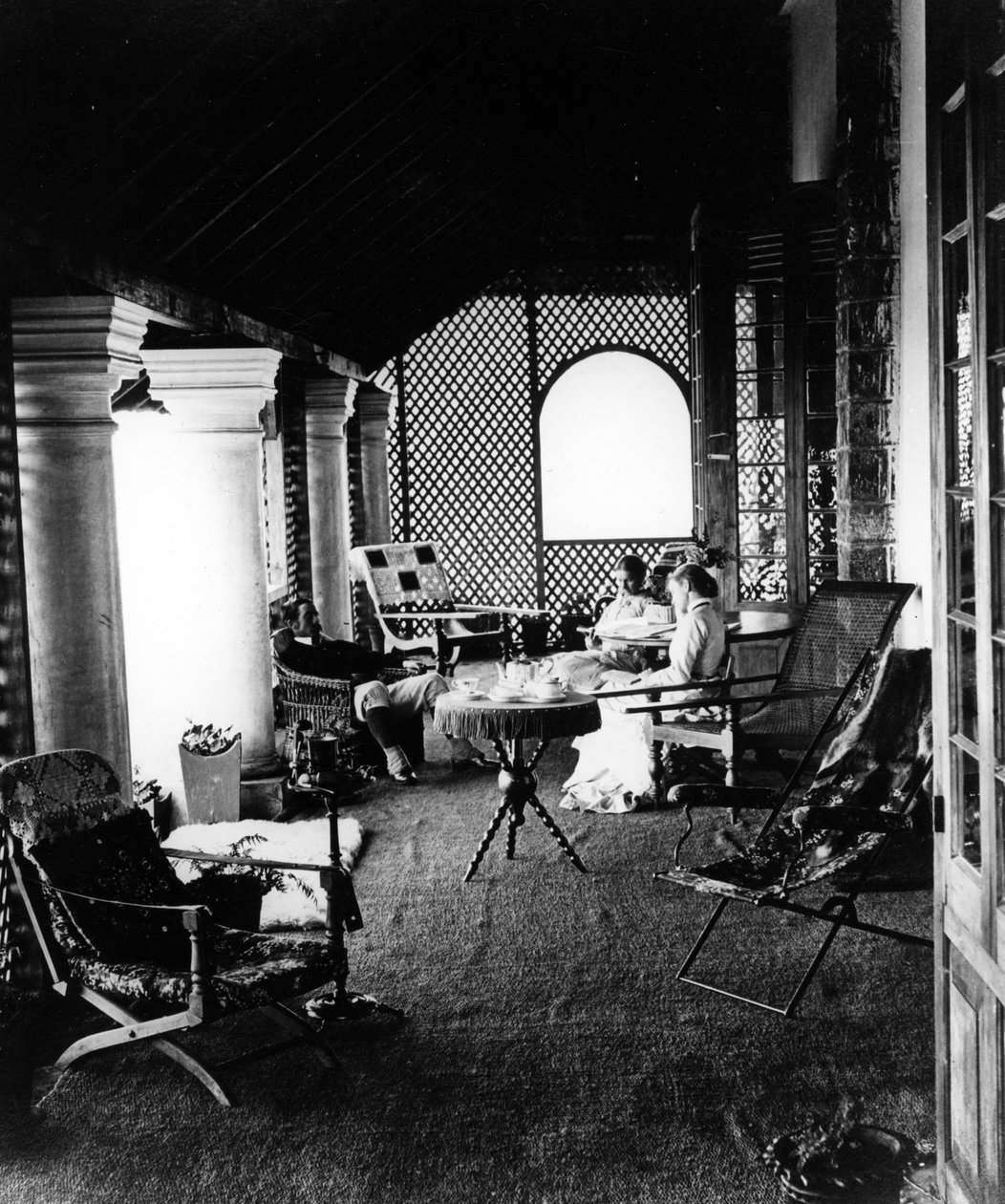 Archie Chamberlins Bungalow, Ceylon, 1877 af English Photographer