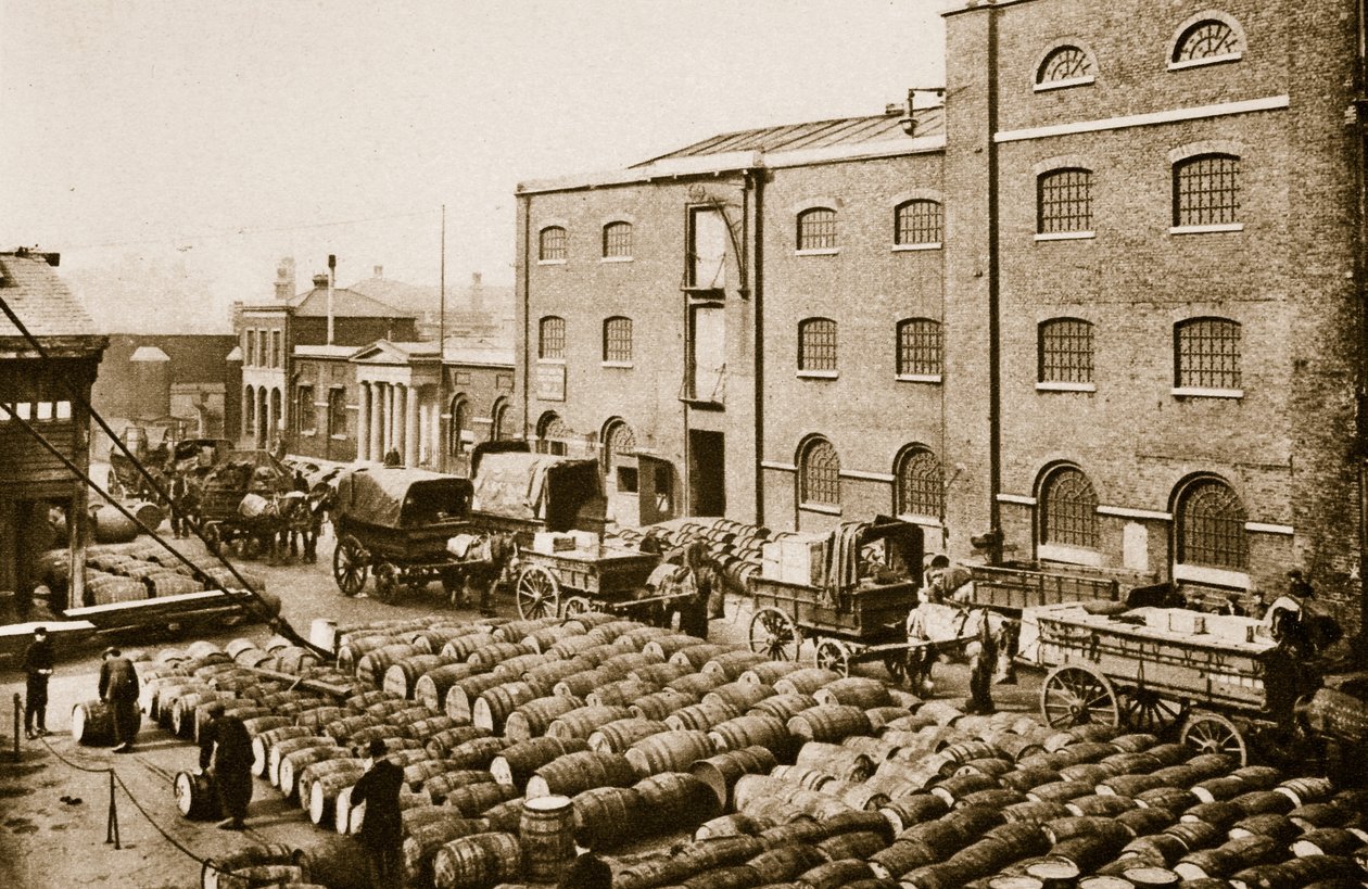 Tønder af melasse i West India Docks (sepia foto) af English Photographer