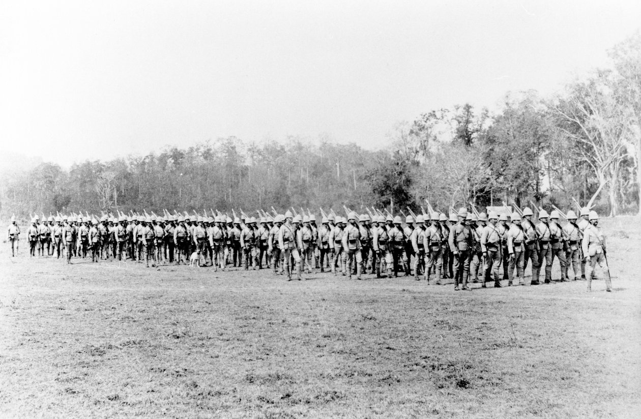 Britiske tropper på marts i Burma, ca. 1891 af English Photographer