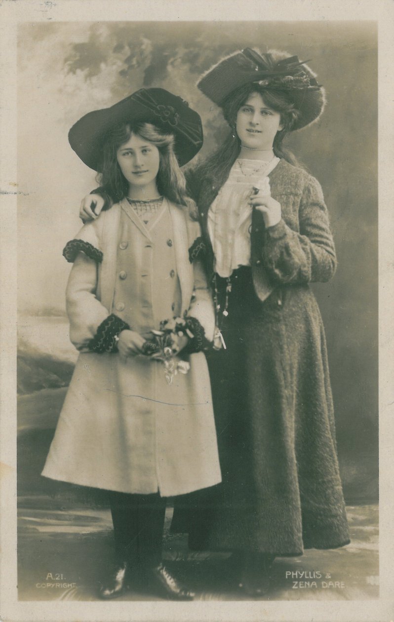 Berømtheder på scenen: Miss Phyllis og Miss Zena Dare, ca. 1903-08 af English Photographer