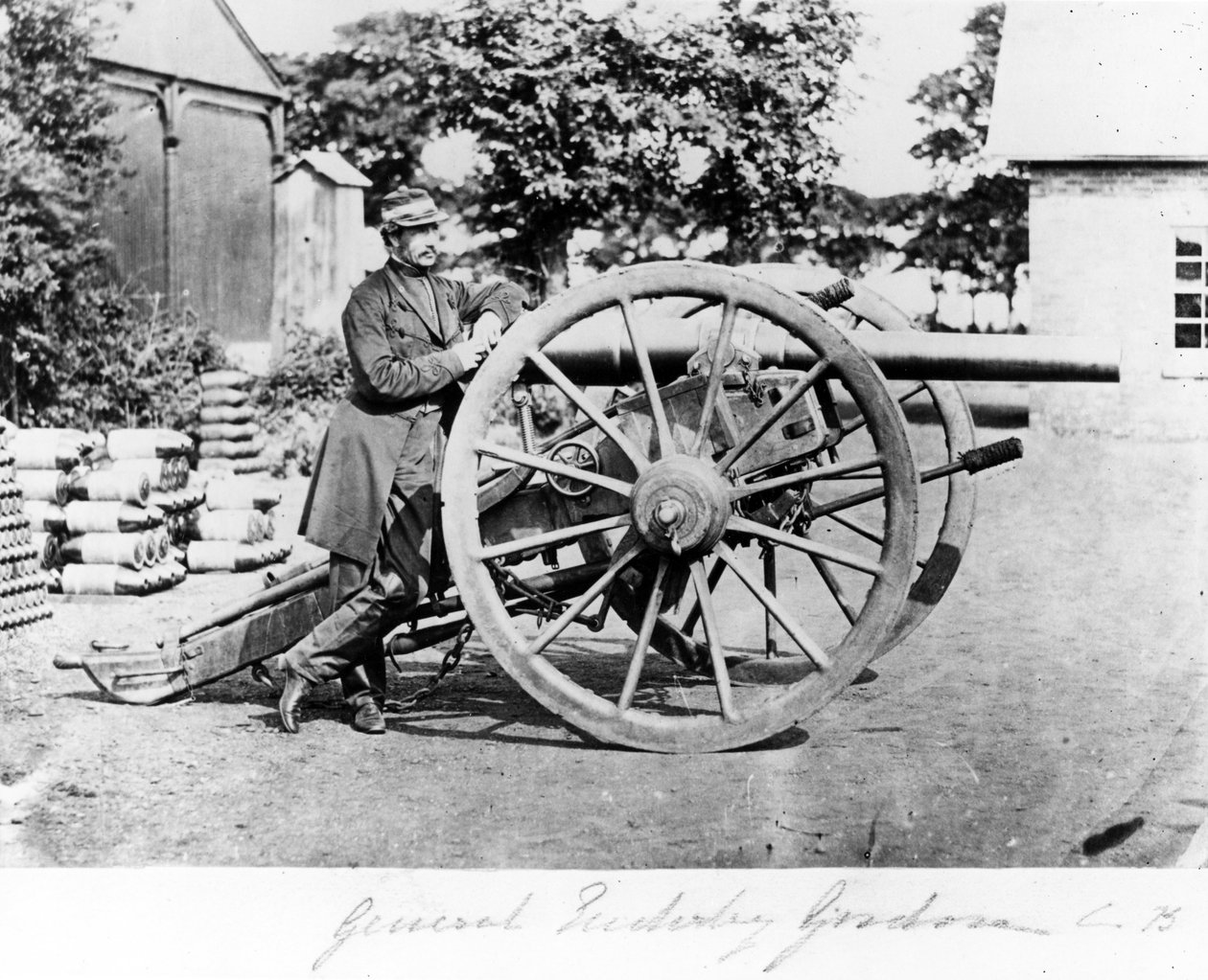 General Enderby Gordon, ca. 1860-80 af English Photographer