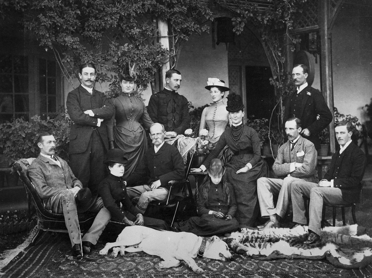 Gruppe i Vice Regal Lodge, Indien, ca. 1875-80 af English Photographer