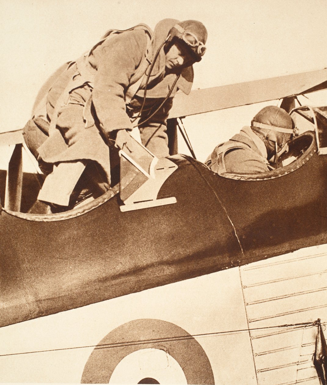 Kong Edward VIII: Den første britiske konge til at flyve af English Photographer