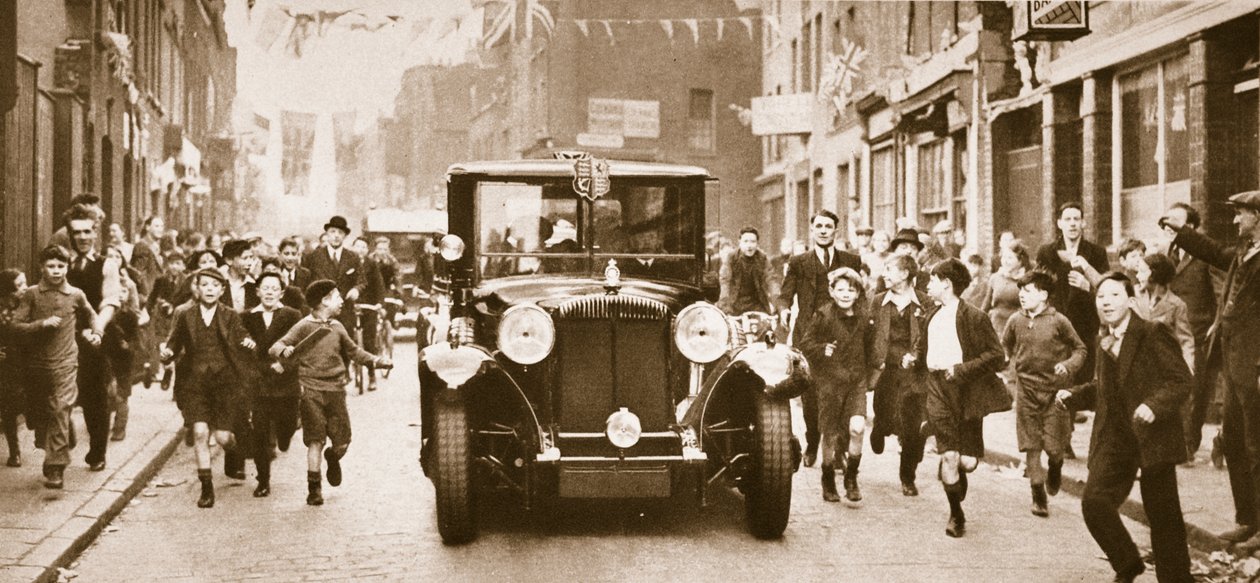 Kong Georges sidste besøg i East End, 1935-6 af English Photographer