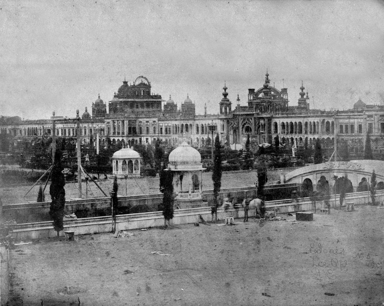 Lucknow, kort efter belejringen, 1857 af English Photographer