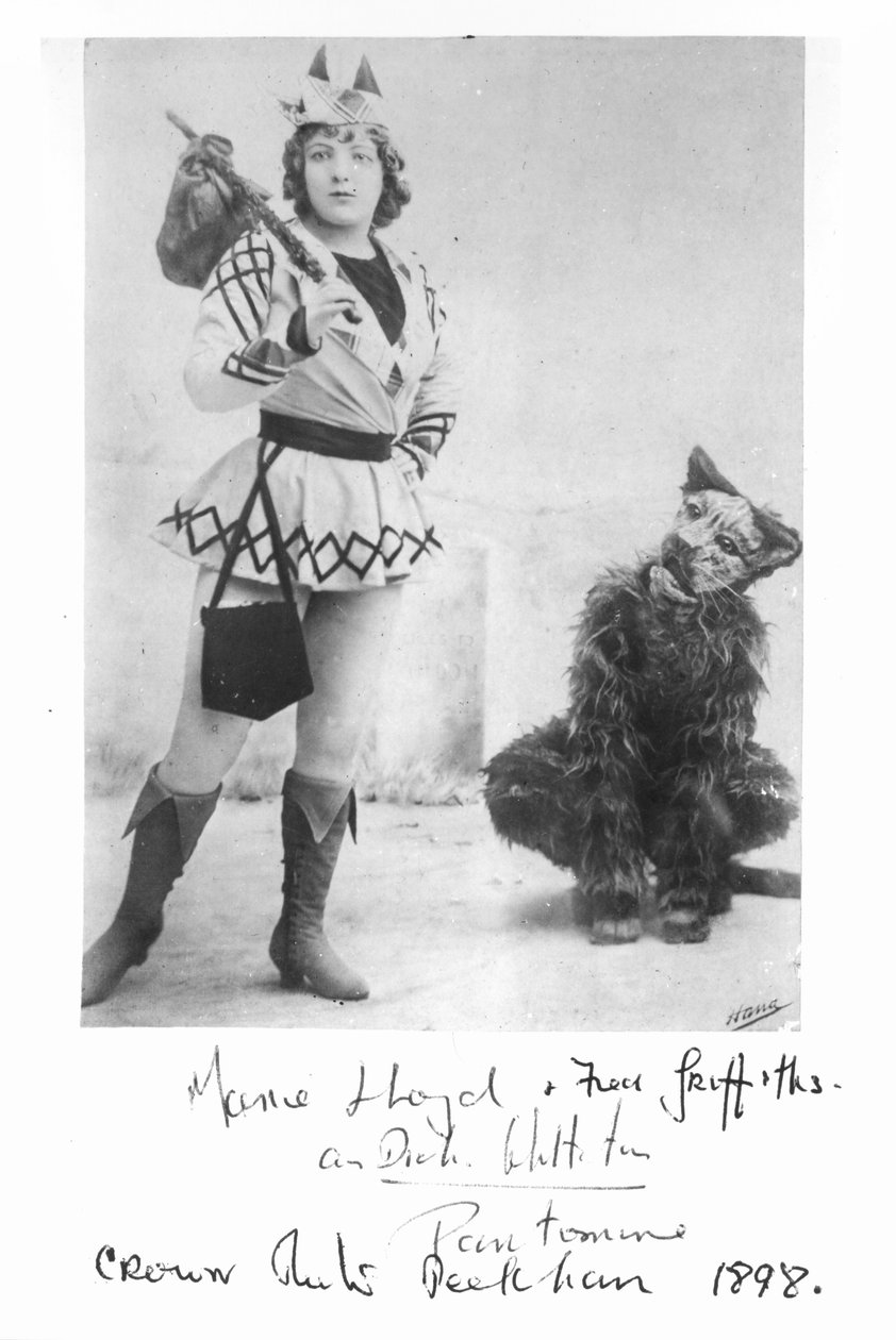 Marie Lloyd (1870-1922) som Dick Whittington i 1898 af English Photographer