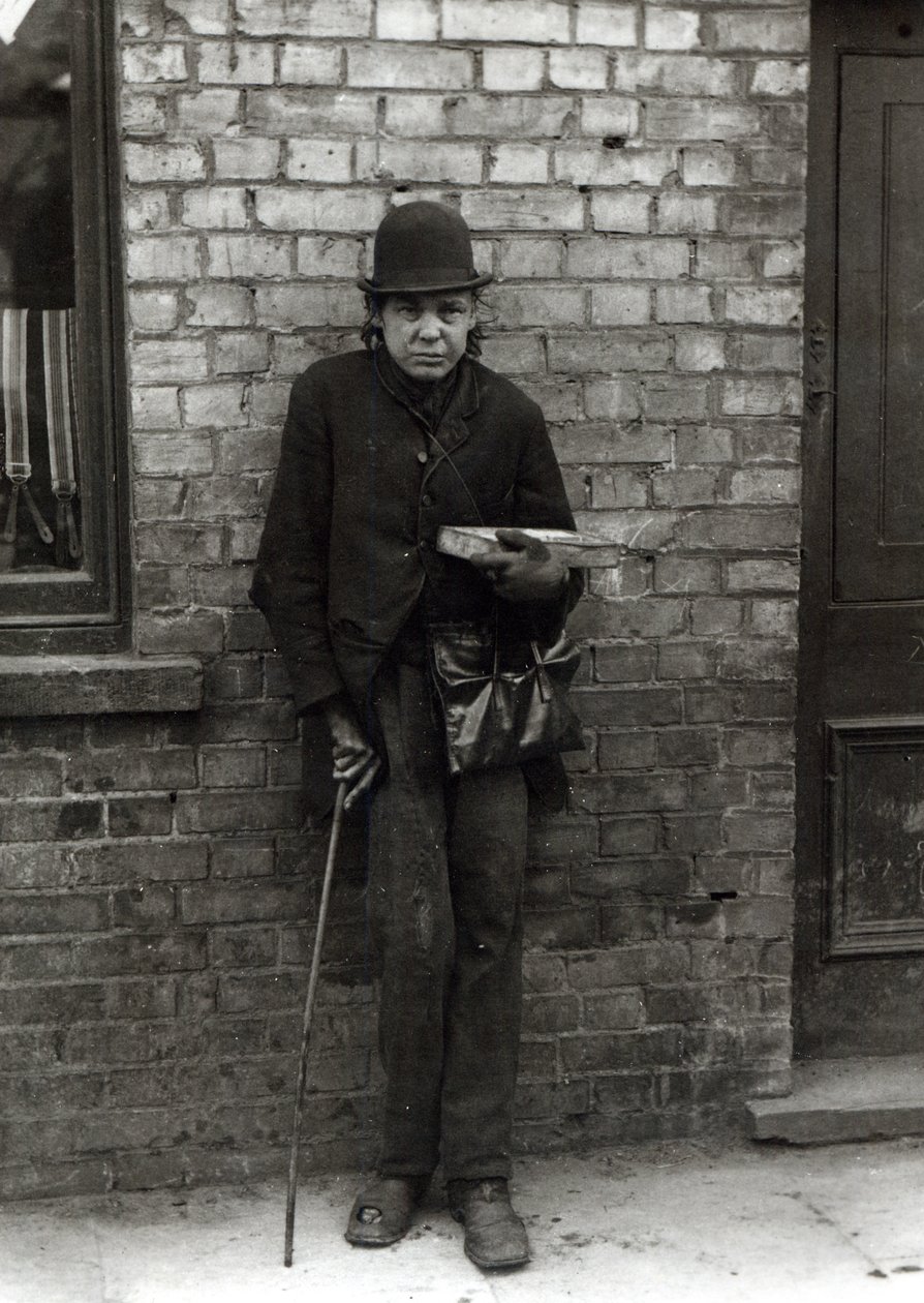 Match-Sælger. ca. 1900 af English Photographer
