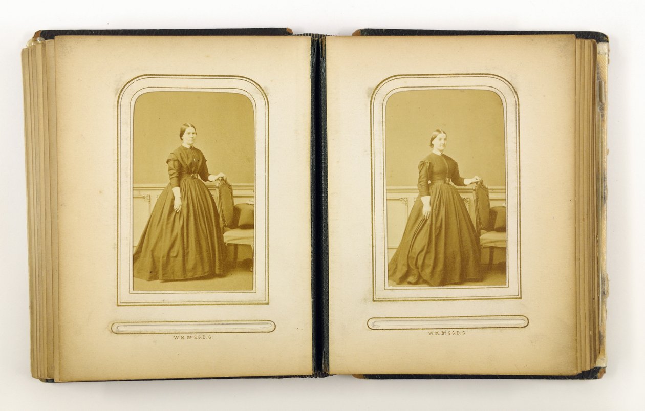 Fotoalbum indeholdende 31 carte de visite, 1867 af English Photographer