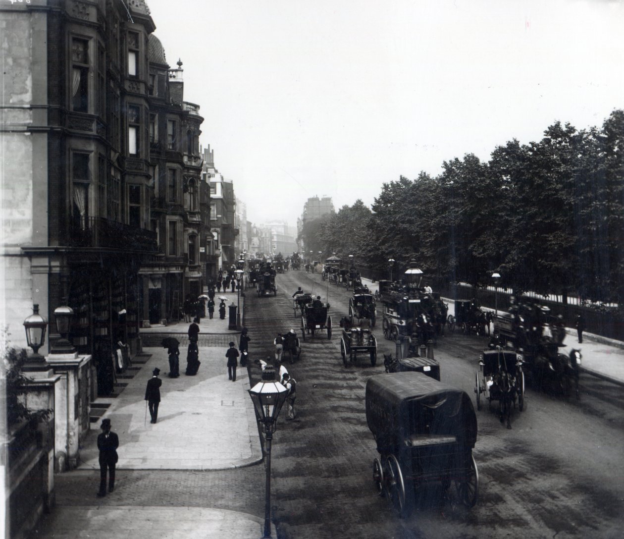 Piccadilly, London af English Photographer