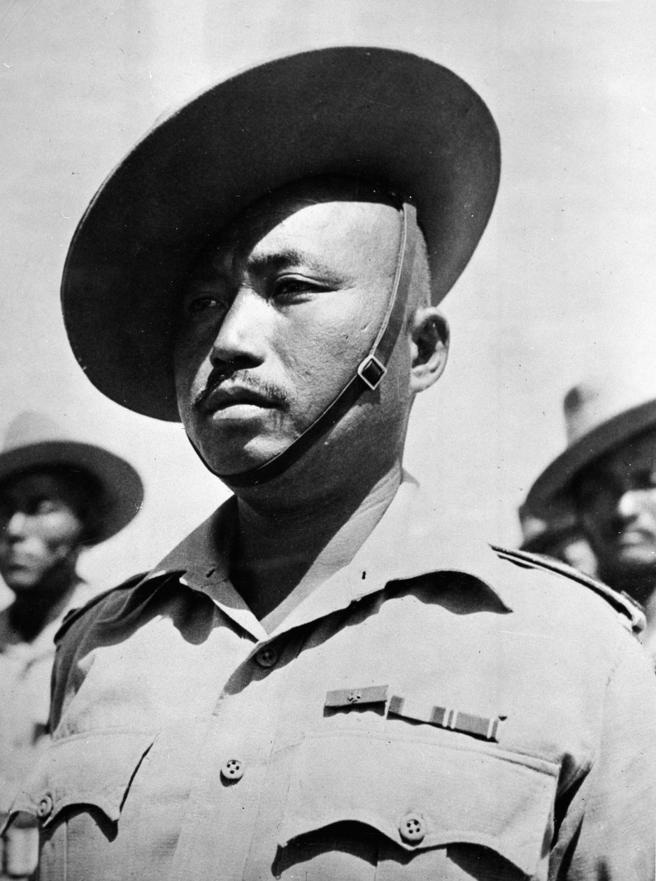 Portræt af Subedar Lal Bahadur Thapa, 1. bataljon i 2. Gorkha Rifles af English Photographer