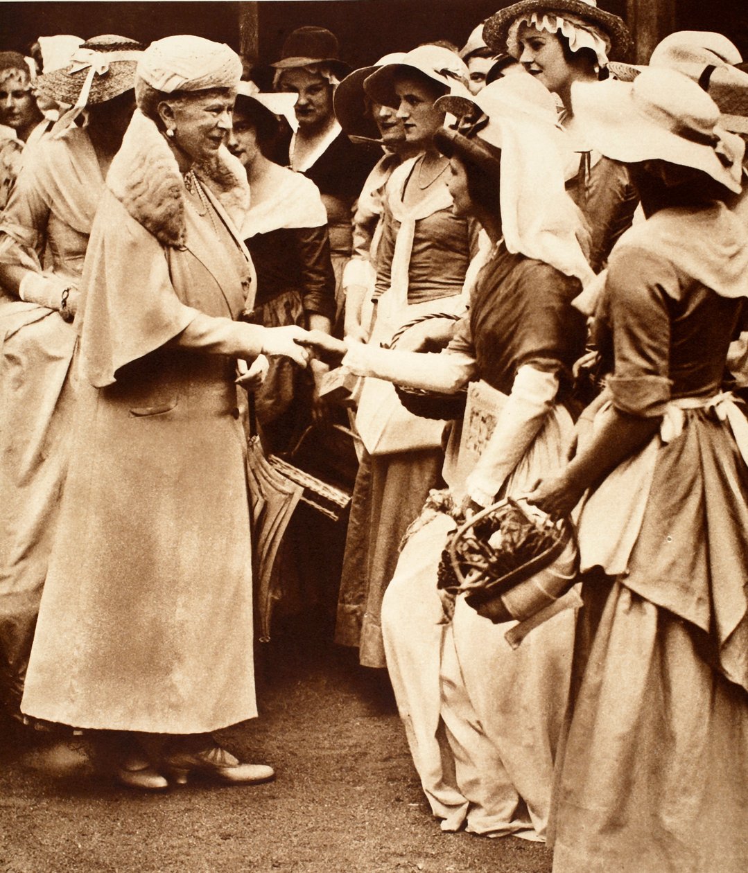Queen Mary på Old Westminster Market and Fair i Deans Yard, Westminster af English Photographer