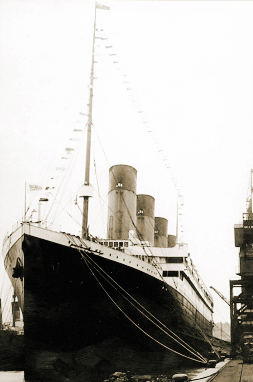 RMS Titanic afgår fra Southampton på sin jomfrurejse, 5. april 1912 af English Photographer