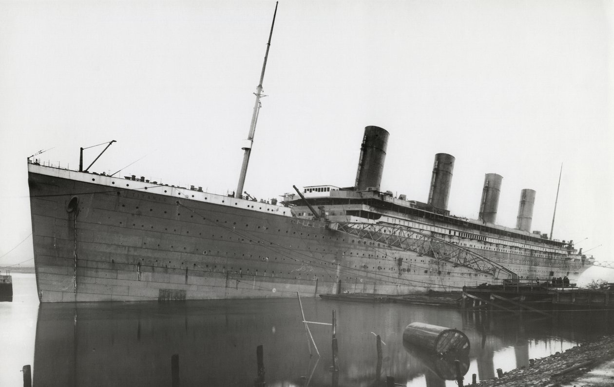 RMS Titanic under indretning, 1. januar 1912 af English Photographer