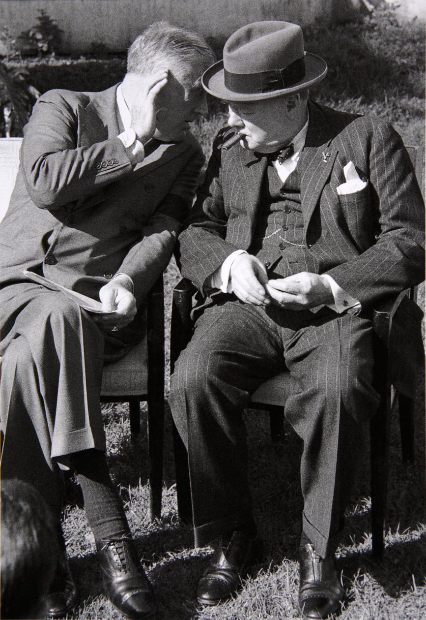 Roosevelt og Churchill dybt i samtale ved Casablanca-konferencen, Marokko, januar 1943 af English Photographer