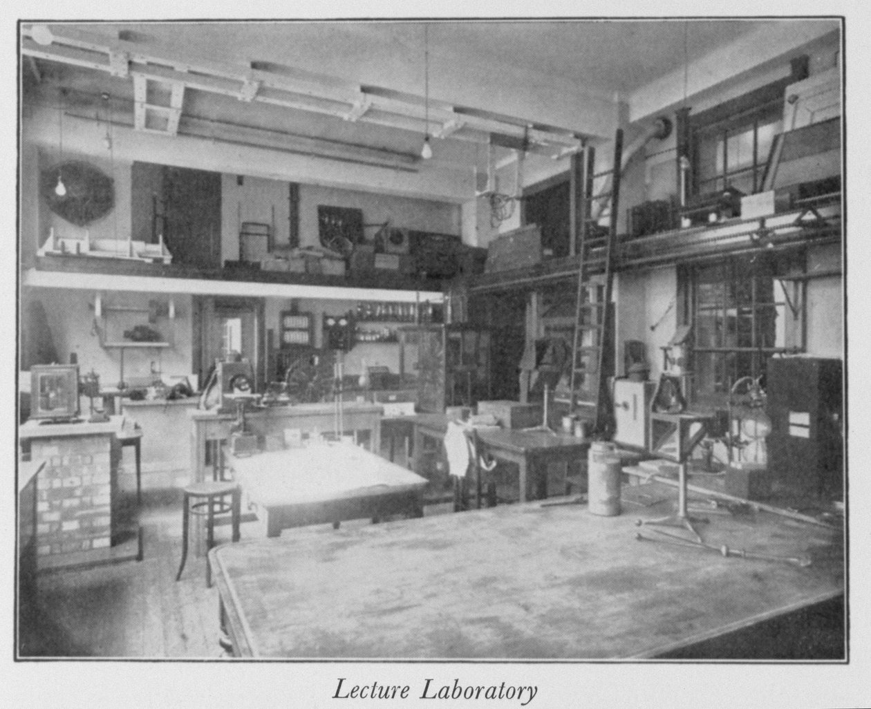 Royal Institution foredragslaboratorium på første sal, 1930