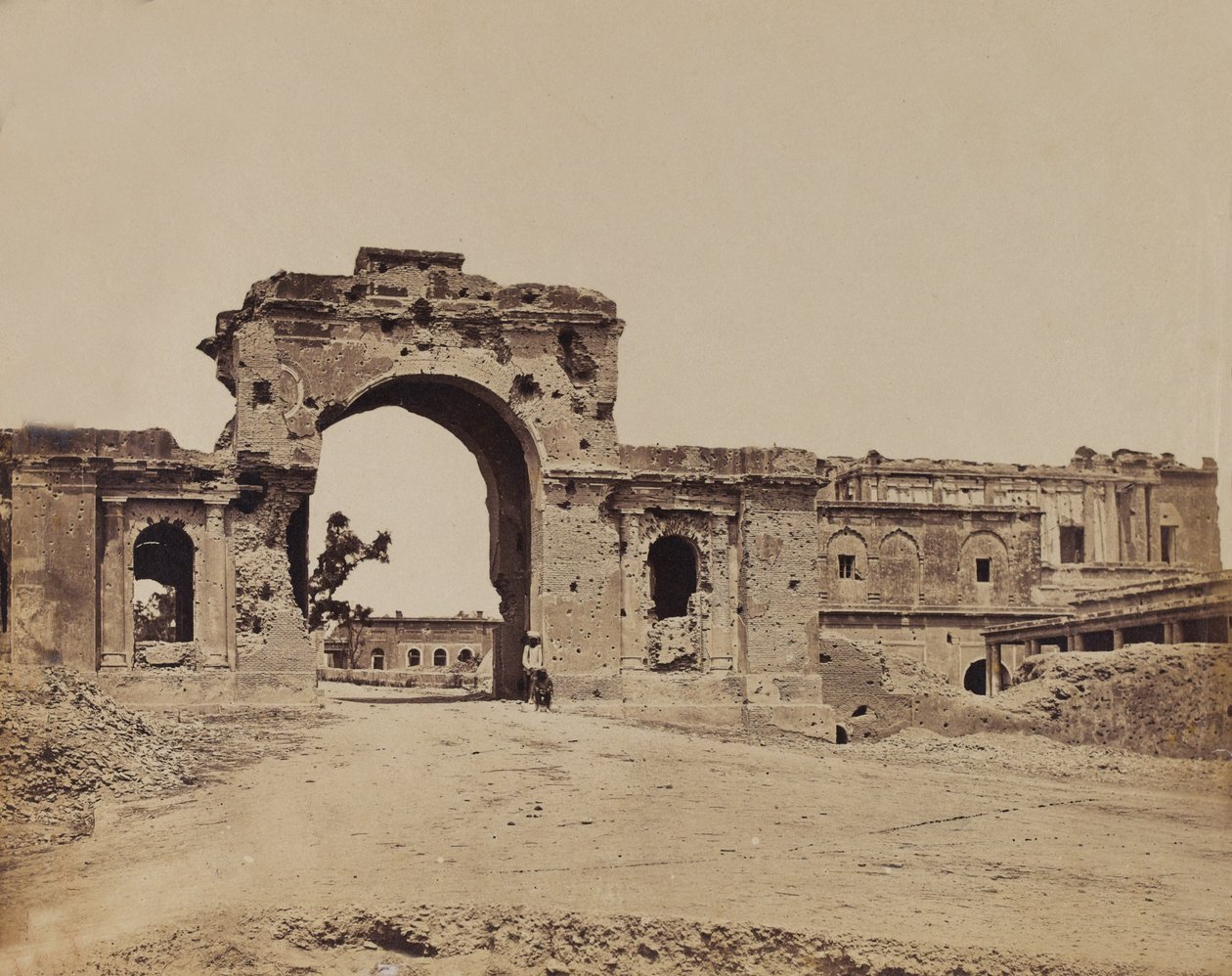 Ødelagt gateway, ca. 1858 (sepiafoto) af English Photographer