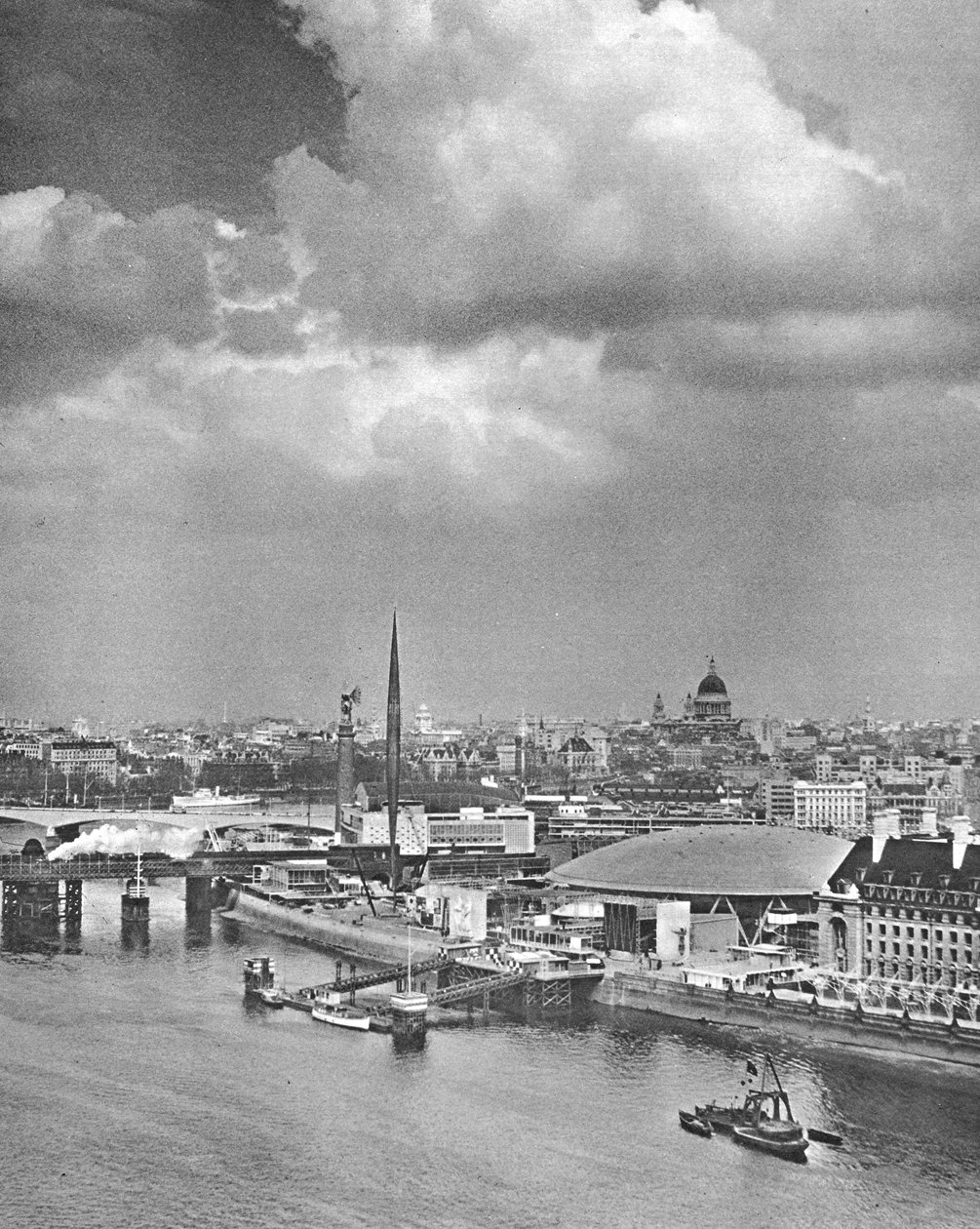 Southbank, 1951 af English Photographer