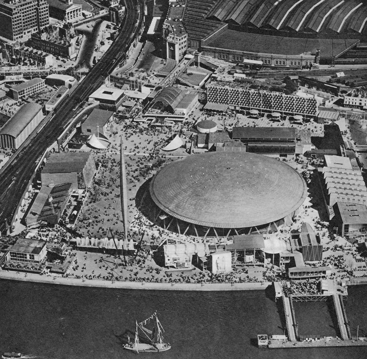 Southbank, 1951 af English Photographer