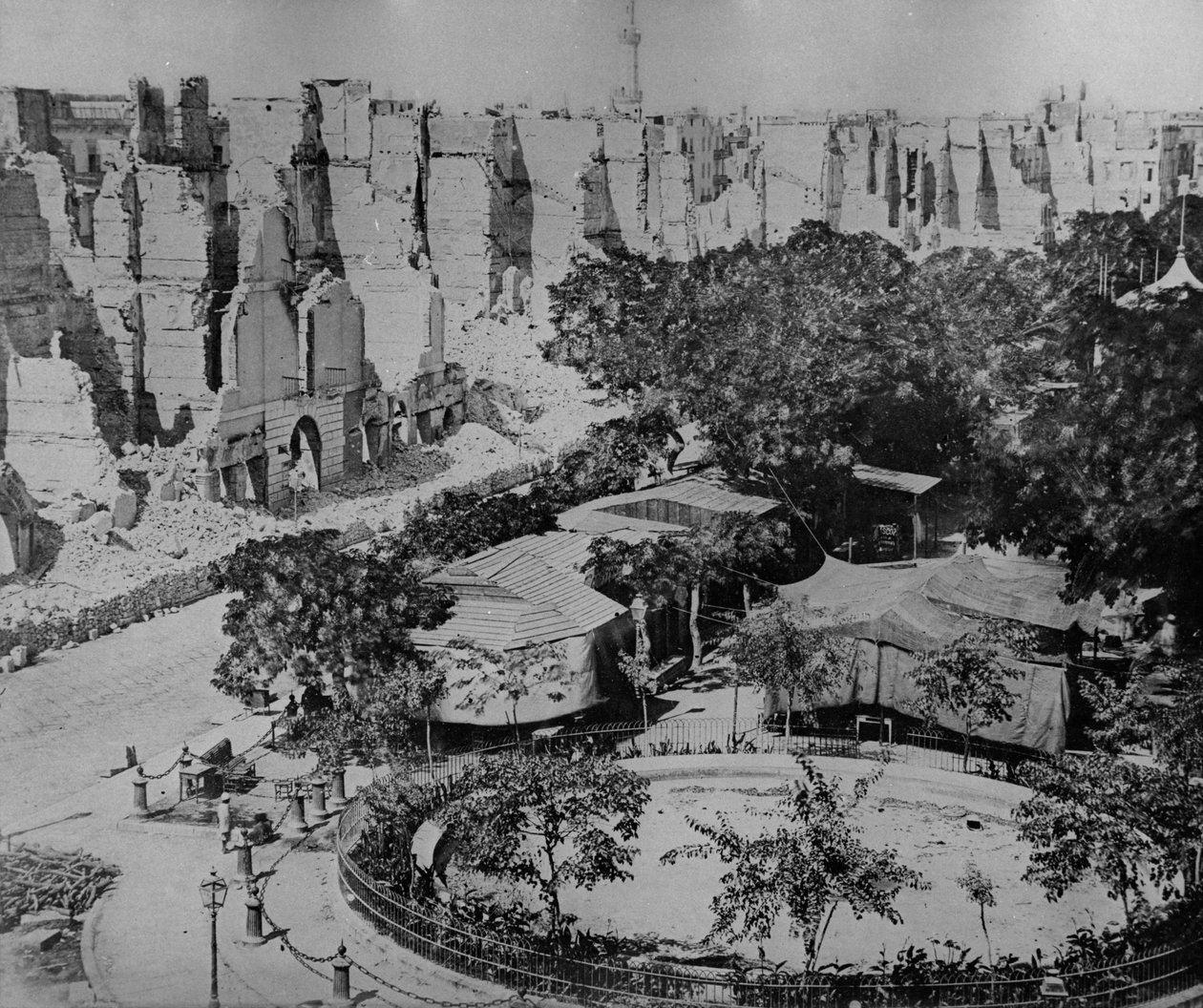 Pladsen ødelagt af det britiske bombardement, Alexandria, 1882 af English Photographer