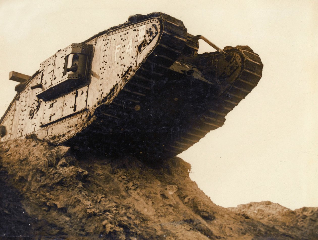 Tank, 1916-17 af English Photographer