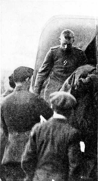 Den fangne pilot fra en af angriberne den 6. december 1917 af English Photographer
