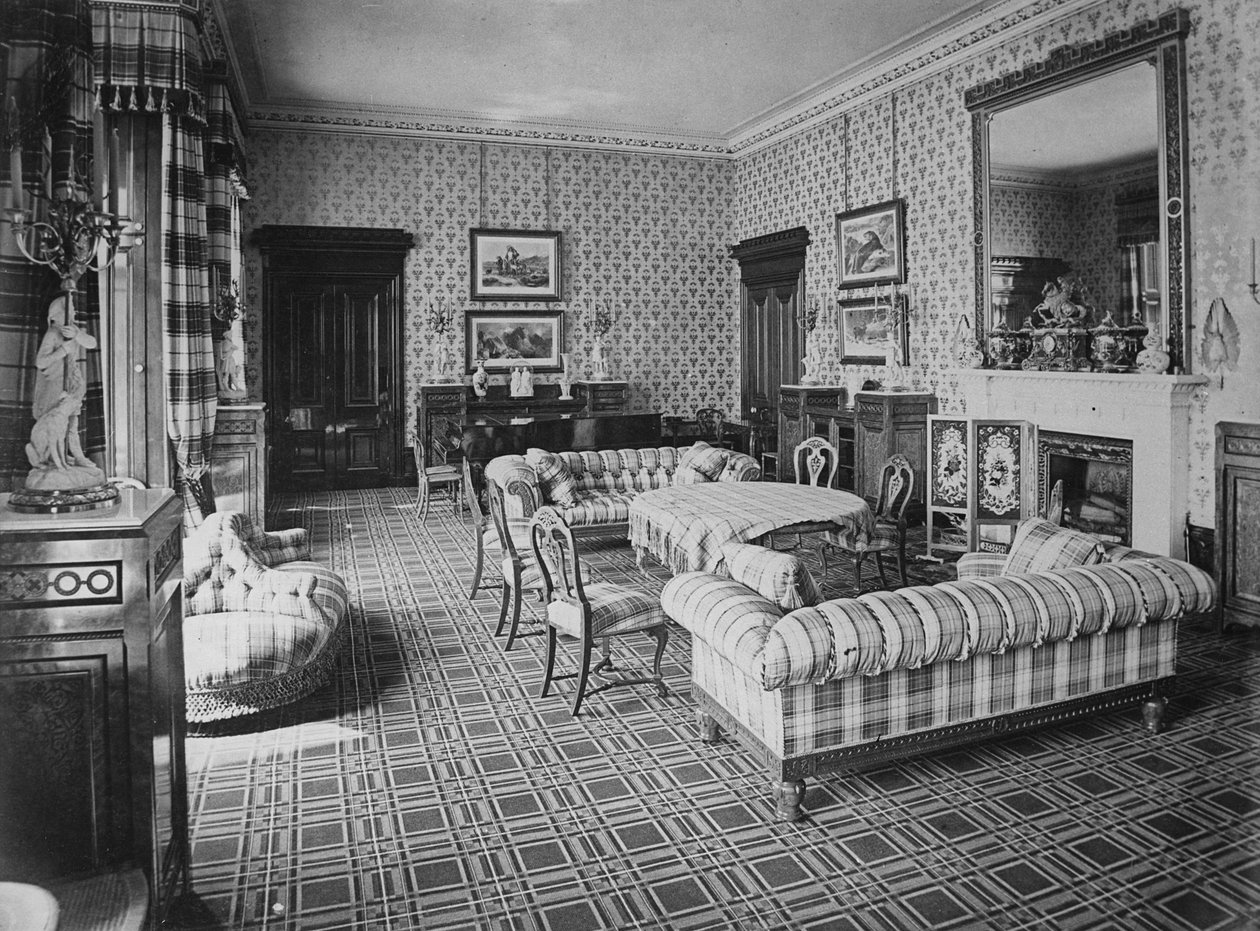 The Drawing Room, Balmoral Castle, 1873 af English Photographer