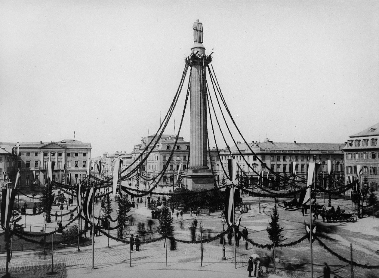 Luisenplatz, Darmstadt, 30. april 1884 af English Photographer