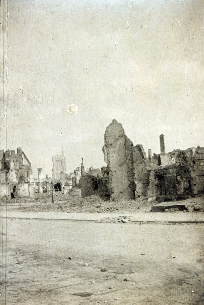The Square, Ypres, juni 1915 af English Photographer