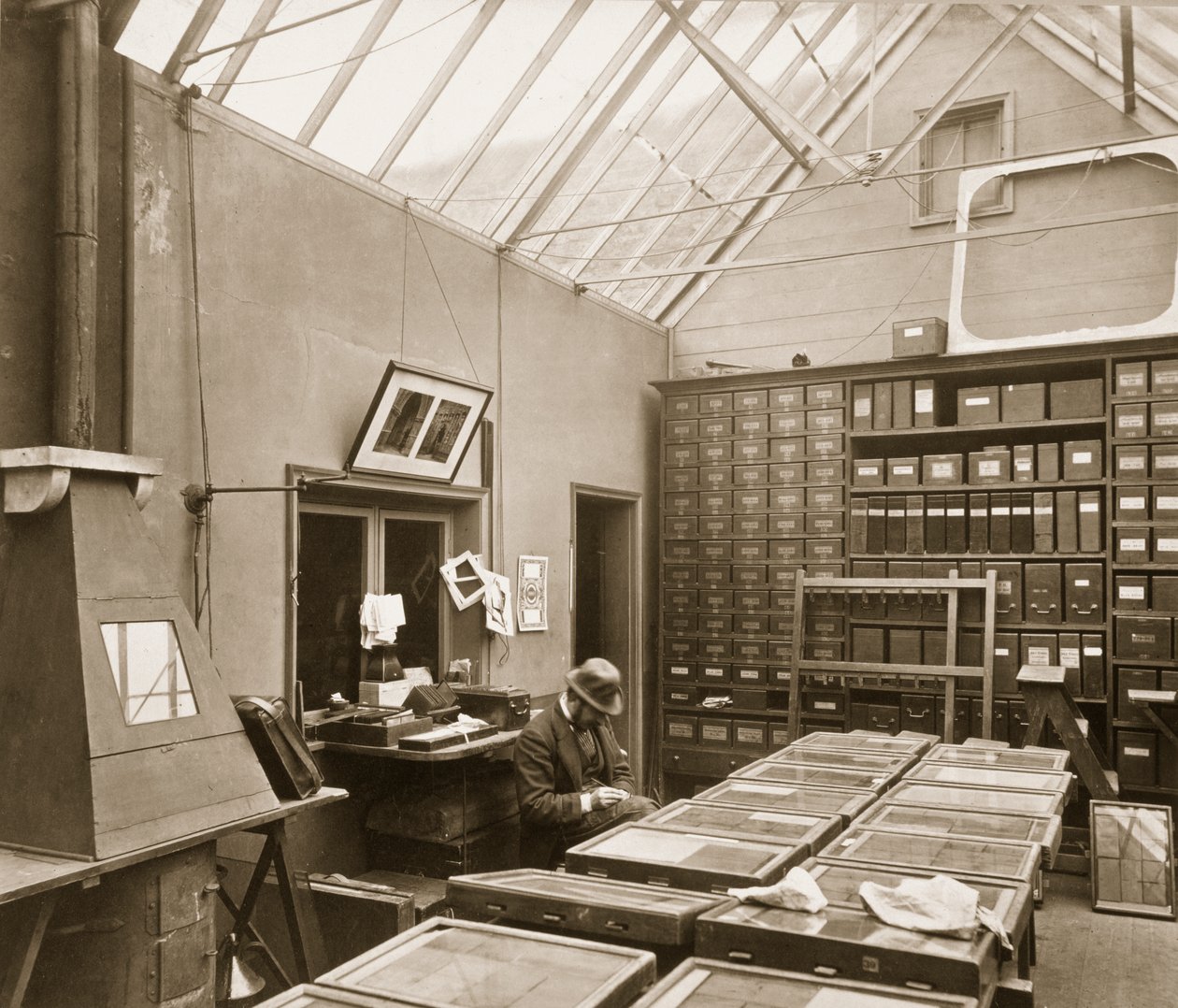 The Studio, 9 Melbury Road, Kensington af English Photographer