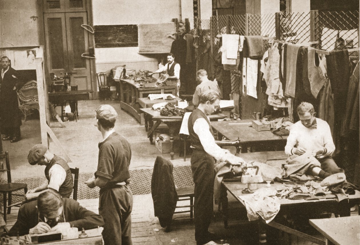 The Tailors Shop, Alexandra Palace, illustration fra tyske fanger i Storbritannien (fotogravure) af English Photographer