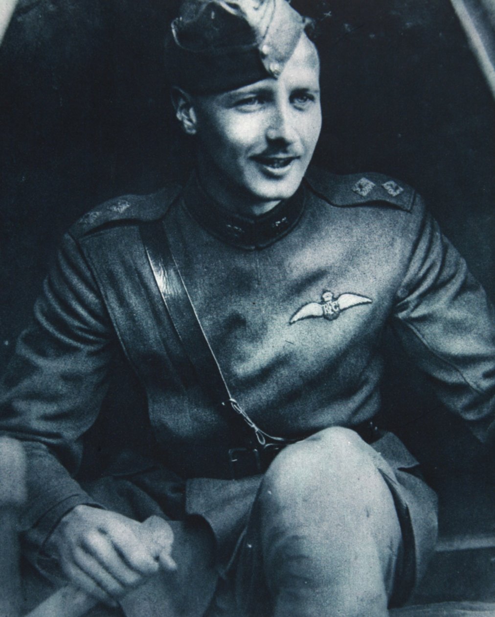 Tidens helt i England: Løjt. William Leefe Robinson V.C., illustration fra The Illustrated War News, 6. september 1916 af English Photographer