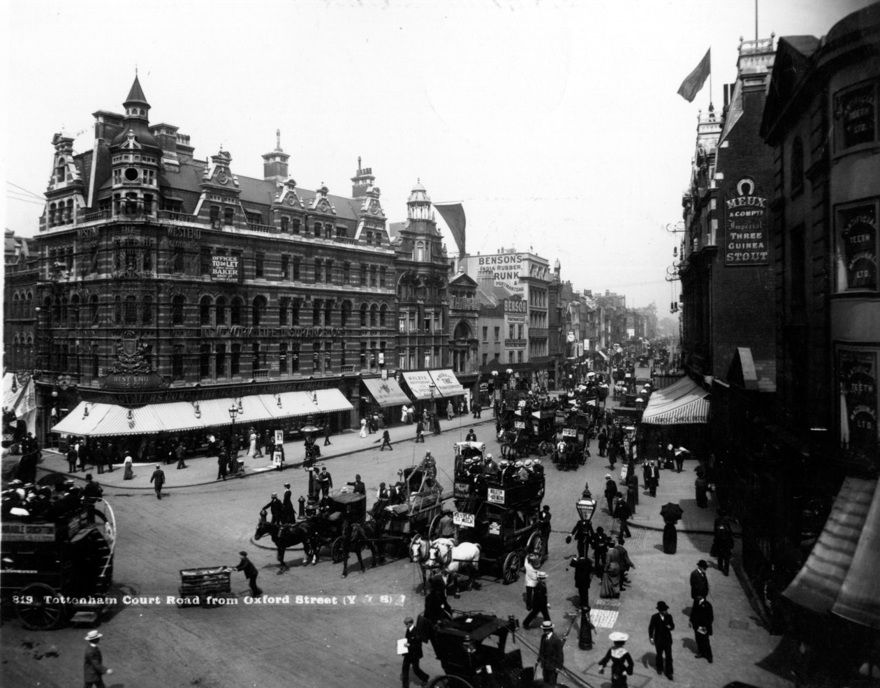 Tottenham Court Road fra Oxford Street, London, ca. 1891 af English Photographer